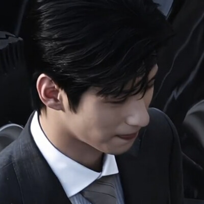 你到底在为谁等待