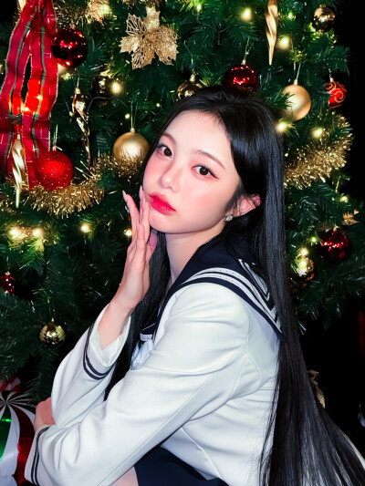 ian
我的爱就像圣诞树顶的星星
装饰到最后才能够献上真心。 