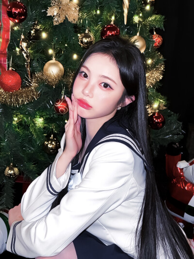 ian
我的爱就像圣诞树顶的星星
装饰到最后才能够献上真心。 