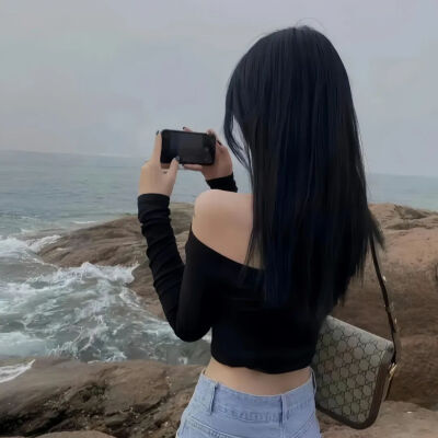 把冬天的遗憾埋进雪里 等来年长出新的期待