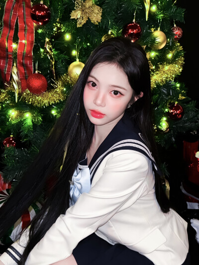 ian
我的爱就像圣诞树顶的星星
装饰到最后才能够献上真心。 