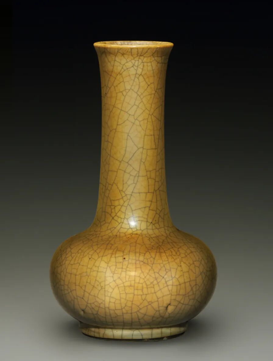 清康熙 仿哥釉长颈瓶故宫博物院藏