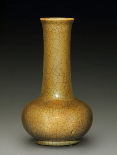 清康熙 仿哥釉长颈瓶故宫博物院藏