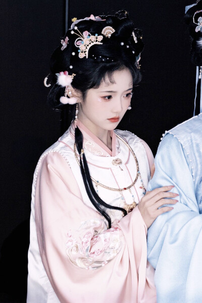 糟糕，和闺蜜一起穿书后把反派玩坏了 苏春禾