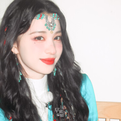 难过就给猫织件毛衣