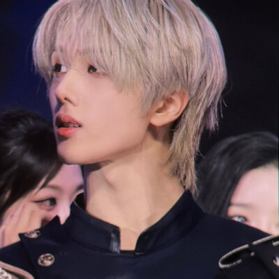 能不能再看我一眼