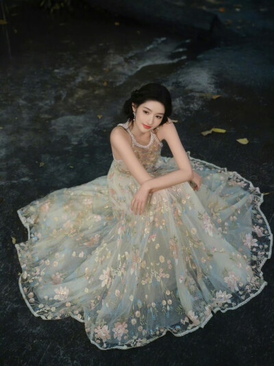 BY爱喝可乐的古娜小姐 中国 王玉雯