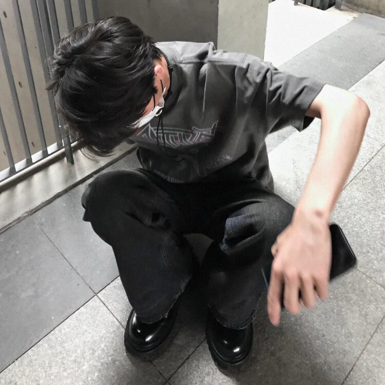 男生头像#去爱让你感到平静和幸福的东西