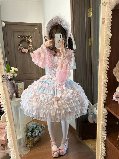 
粉蓝配色永远的神！爱你的心真的太美了啦，尤其是是这个姬袖