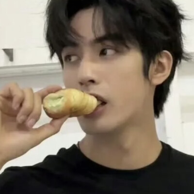 远远避开彼此的周围