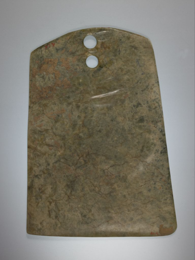 ▲ 新石器时代 青玉钺 故宫博物院藏