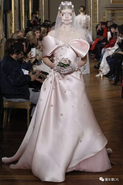 SPRING 2017 COUTURE2017春季高定系列走秀