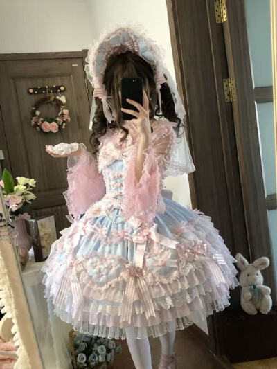 
粉蓝配色永远的神！爱你的心真的太美了啦，尤其是是这个姬袖