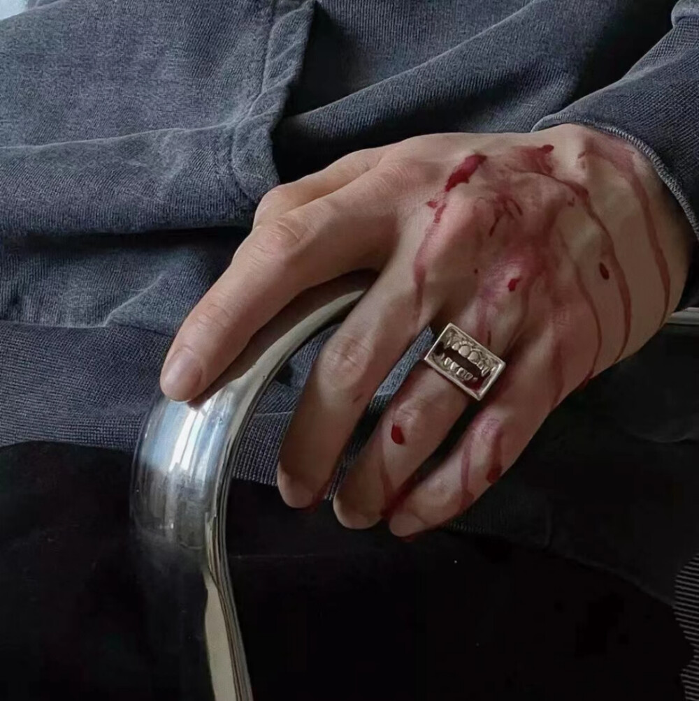 男生头像
请不要后悔与我相遇