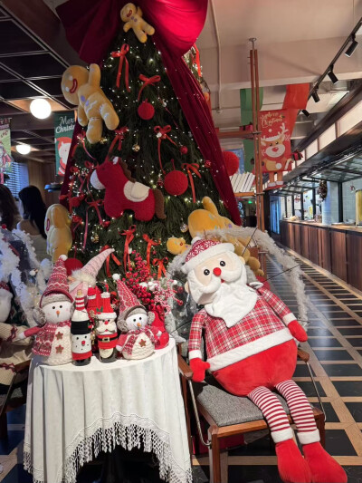 到处都是圣诞氛围