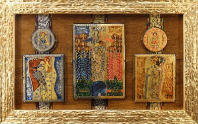 ▲ 《日与夜》（当代）马口·托索·博雷拉 作现藏于穆拉诺Mazzega玻璃艺术场