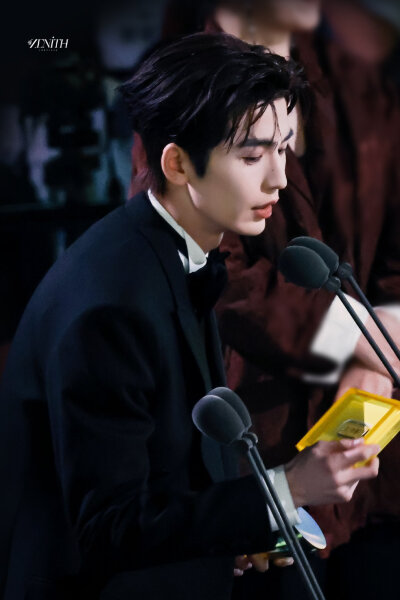 cr.ZENITH丨天穹·张凌赫