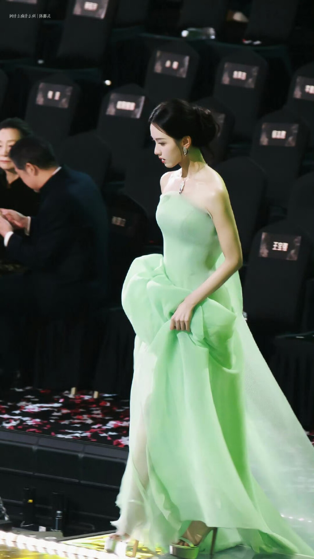 cr.阿什么南什么刻