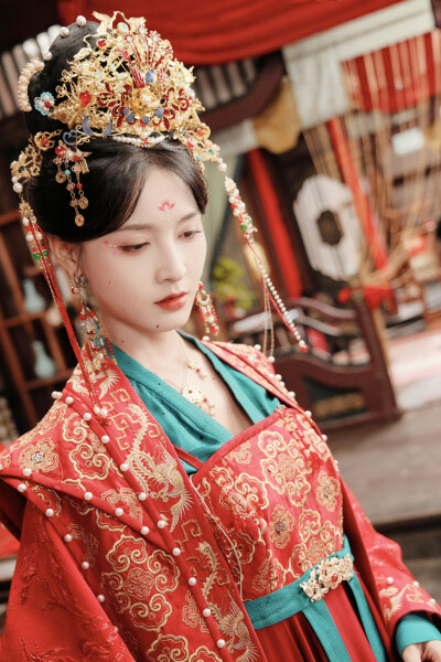 月上枝头做凤凰 宋祁月