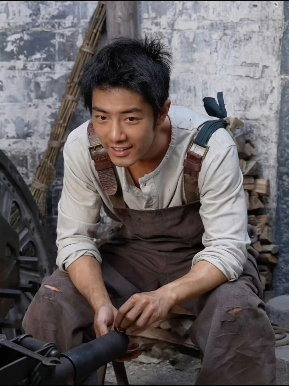 光影之间，希望永存。莫得闲@肖战 #电影得闲谨制# 片场日常放送