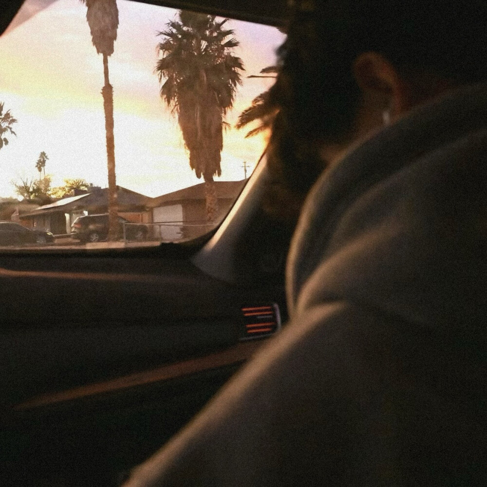 男生头像
请不要后悔与我相遇