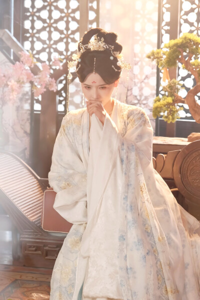 月上枝头做凤凰 宋祁月