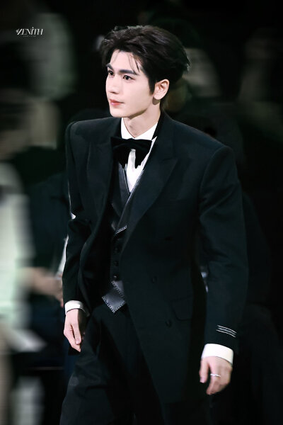 cr.ZENITH丨天穹·张凌赫