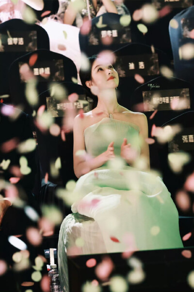 cr.芒果October_陈都灵