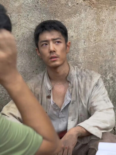 光影之间，希望永存。莫得闲@肖战 #电影得闲谨制# 片场日常放送