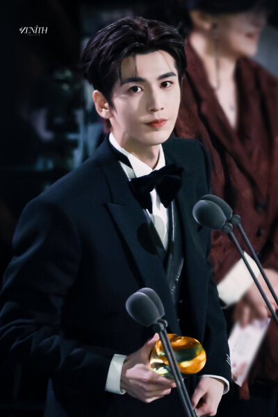 cr.ZENITH丨天穹·张凌赫