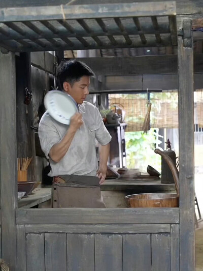 光影之间，希望永存。莫得闲@肖战 #电影得闲谨制# 片场日常放送