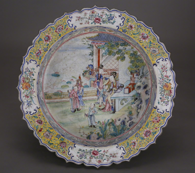 ▲ 清乾隆 铜胎画珐琅加官晋级图菱口折沿洗观复博物馆藏