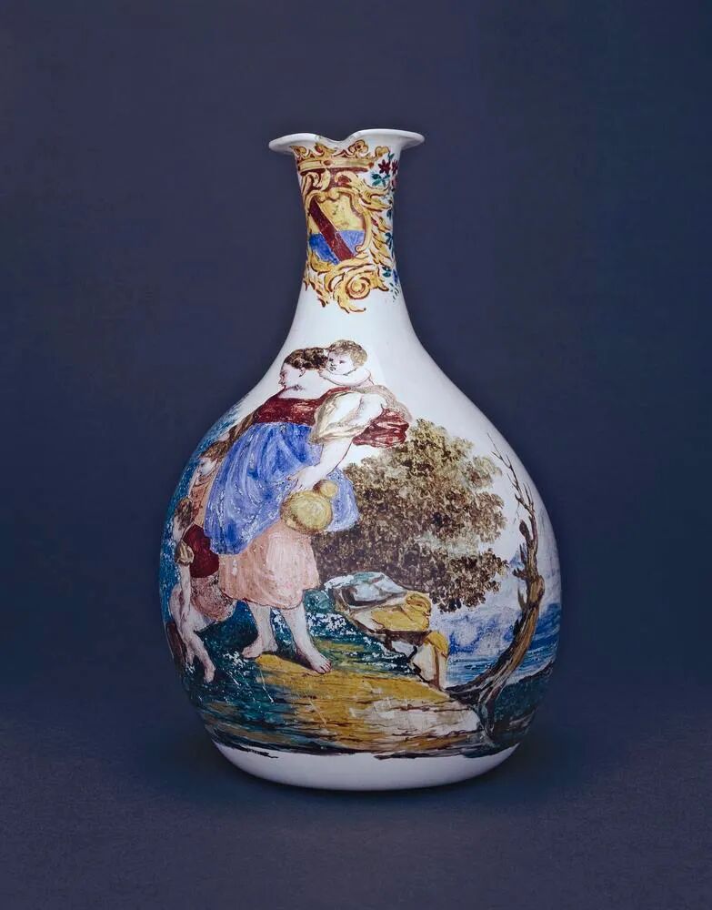 ▲ 穆拉诺奶玻璃瓶（1747）现藏于大英博物馆