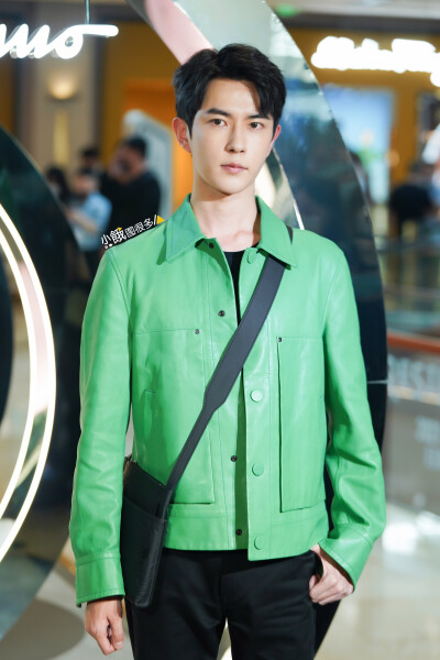 于朦胧 · 2021.10.15｜上海 菲拉格慕品牌活动
©图源水印