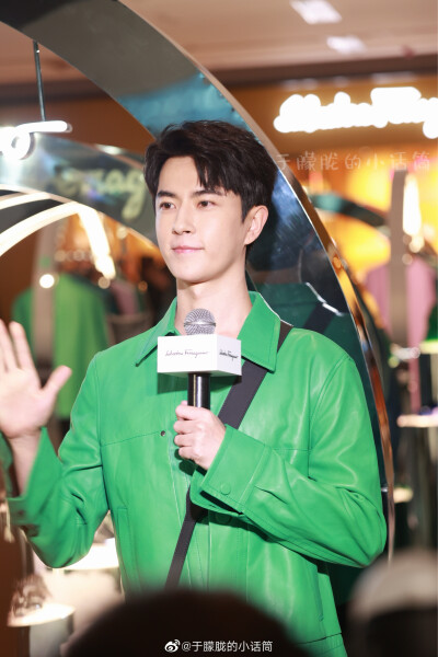 于朦胧 · 2021.10.15｜上海 菲拉格慕品牌活动
©图源水印