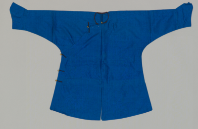 ▲清同治 蓝灰色牡丹梅兰竹菊纹纱单袍  故宫博物院藏