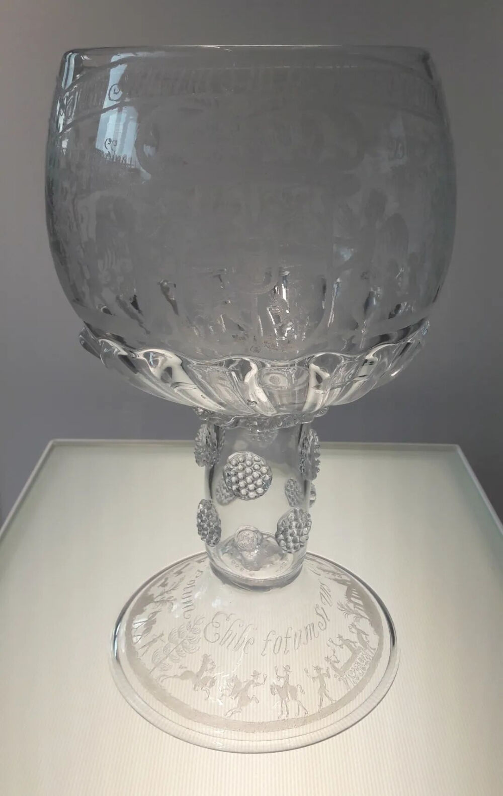 ▲ Rummer“罗马杯”（1677）乔治·拉文斯克罗夫特 制现藏于华沙国家博物馆