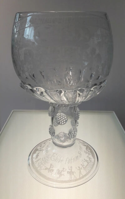 ▲ Rummer“罗马杯”（1677）乔治·拉文斯克罗夫特 制现藏于华沙国家博物馆