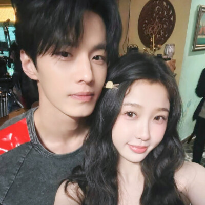 双轨
虞书欣·何与