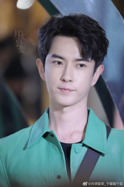 于朦胧 · 2021.10.15｜上海 菲拉格慕品牌活动
©图源水印