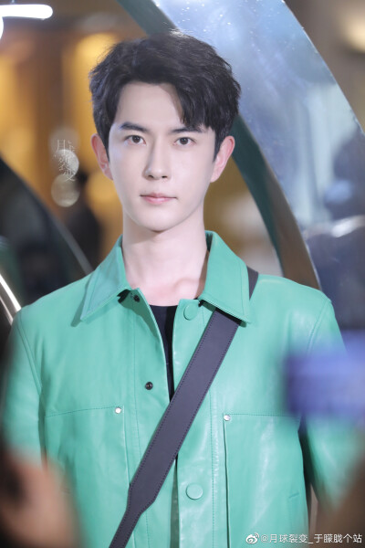 于朦胧 · 2021.10.15｜上海 菲拉格慕品牌活动
©图源水印