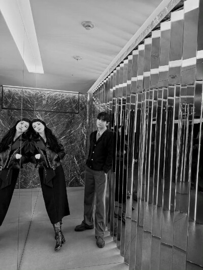 251219
skuukzky ins更新泰亨相关