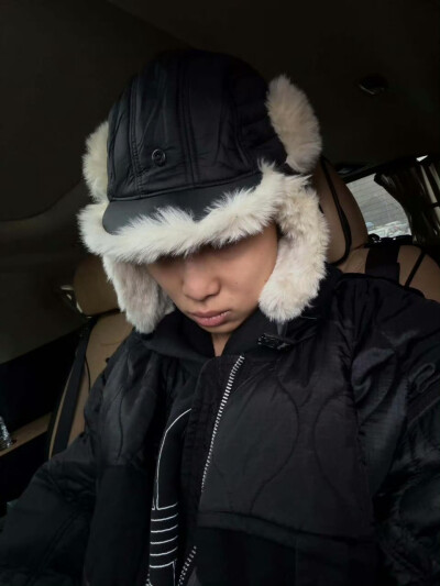 251216
金南俊更新ins