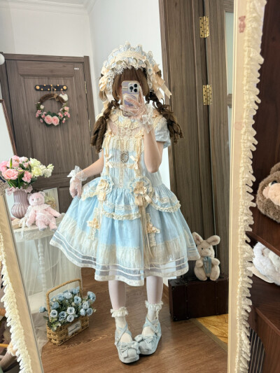 刷到了双生小熊家的新品蕾丝娃娃，这个蓝色也太美萌啦