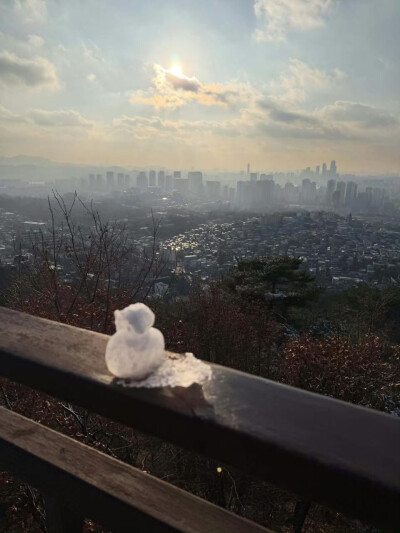 251216
金南俊更新ins