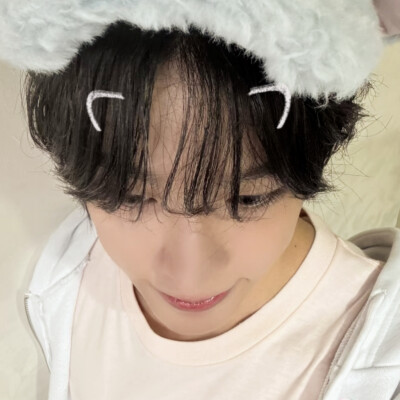 展现脆弱好难 好想在刚认识的时候 就跟对方说 我很容易坏掉拜托不要随便摔（｀ー´）