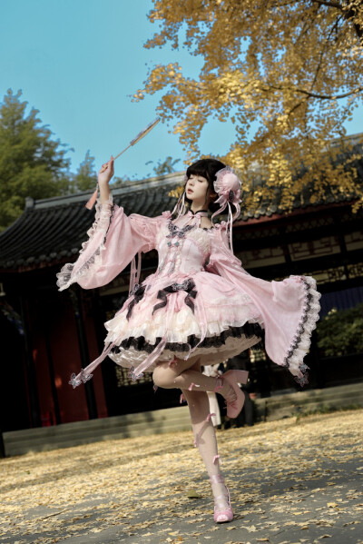 真的超爱中华风lo裙啊，被双生小熊家的这个晓梦蝶美到了