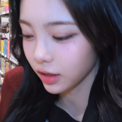 你发的娃娃脸降落在身边