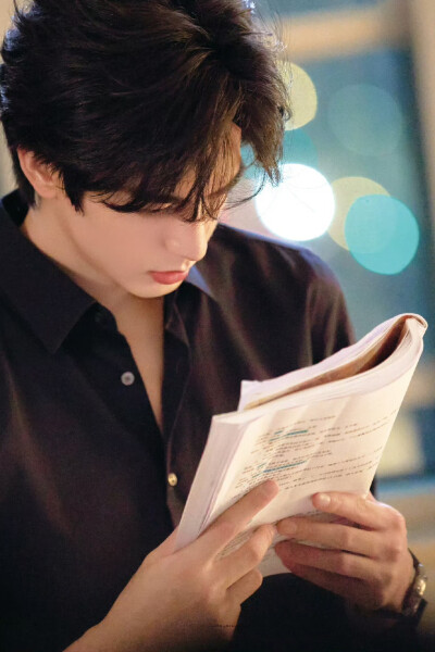 - 林屿森 / 宋威龙 。
#骄阳似我# ​​​