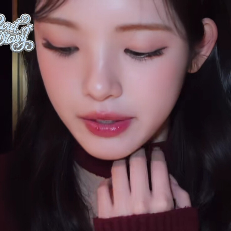 恋姐癖？那是什么，我不知道，我可没有，想随时随地跟姐姐贴贴不是很正常的事吗？那可是我姐姐，不懂你在说些什么乱七八糟的 ​